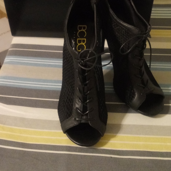 BCBG - Picture 3 of 4